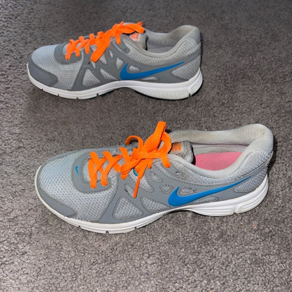 Nike Revolution 2 Running Shoes Sneakers - Picture 2 of 8